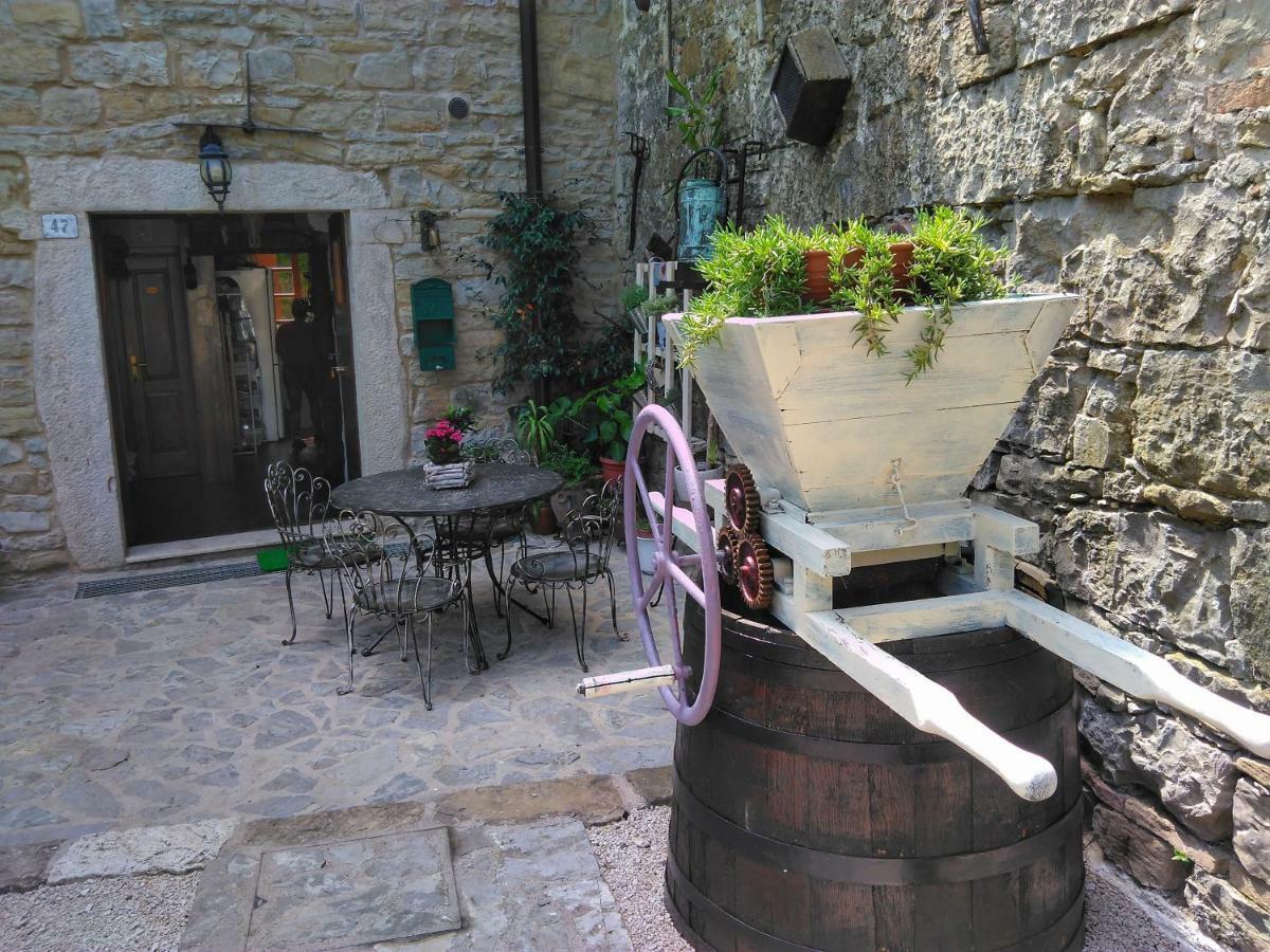 Al Merlo Olivo, Rural Istrian House Buje Exterior photo